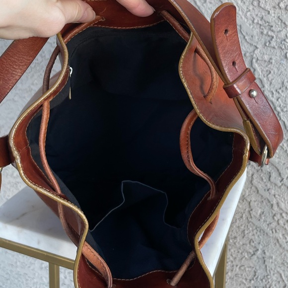 SEZANE Cognac Rich Brown Glossy Leather Crossbody Bucket Bag Farrow Shoulder Bag - Picture 15 of 17